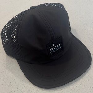Yeti Cycles Runner Black Mesh Cap New